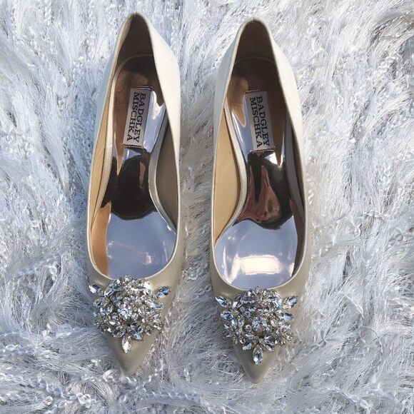 BADGLEY MISCHKA Vail Ivory Satin Kitten Heel Pump - Picture 2 of 15